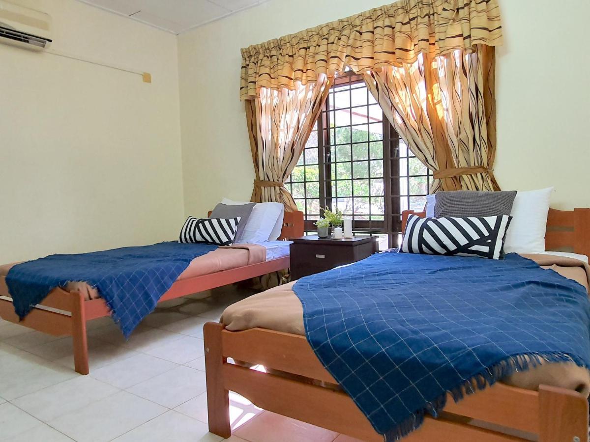 Melaka Afamosa Villa With Private Pool For 10 Pax Alor Gajah Eksteriør billede