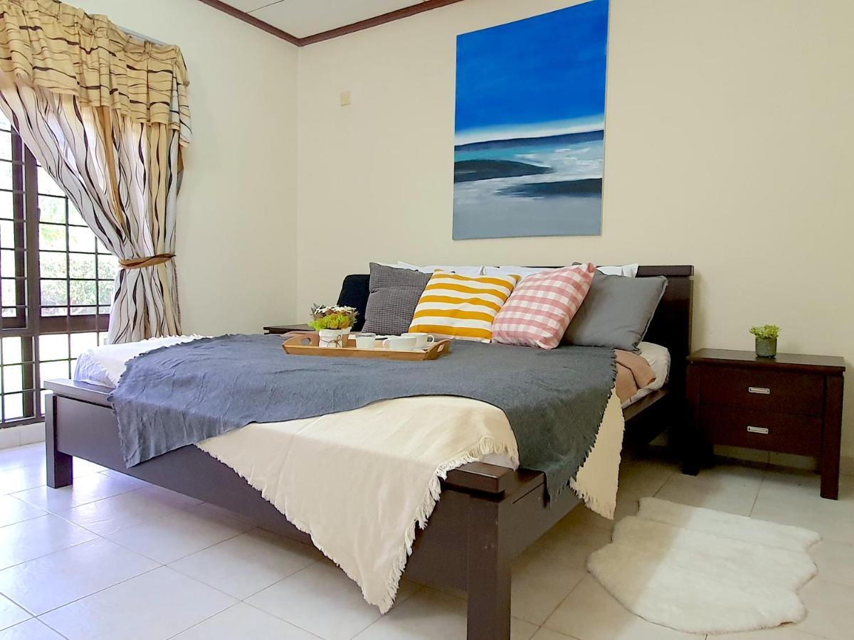 Melaka Afamosa Villa With Private Pool For 10 Pax Alor Gajah Eksteriør billede